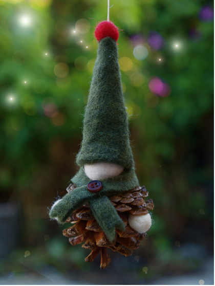 Christmas craft projects  - Pinecone gnome tree decoration
